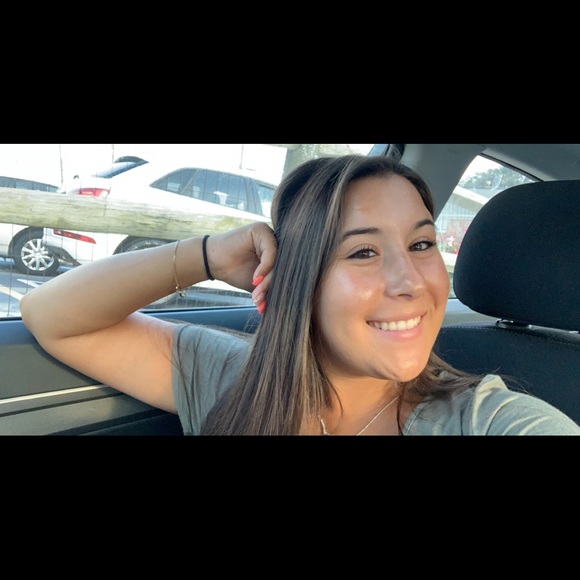 Meet your Posher, Lisa - Picture 2 of 2